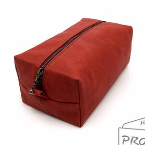 Pochette Zipper sur mesure, Rouge vif, Cuir véritable, Étui cosmétique, Sac à fermeture éclair personnalisé, Cadeau anniversaire, Cadeau pour elle, Maquillage en cuir, Sac image 2