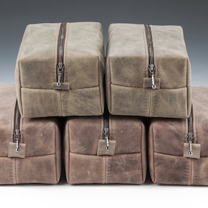 Juego de 7 kit Dopp de cuero, Juego de regalo GROOMSMEN personalizado, Bolsas de tocador de cuero, Bolsas de viaje, Regalo para novios, Kit Dopp de cuero