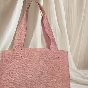Grand sac fourre-tout violet clair fait main avec du cuir crock italien disponible avec une personnalisation authentique
