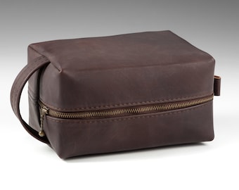 Made to Order LEATHER Dopp Kit, with free Personalization, Premium Leather Toiletry bag, Gift, Handle Leather Dopp Kit, Gift for men