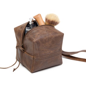 Premium LEDER Würfel Kulturtasche, Handgemachtes Geschenk mit Personalisierung, HandgelenkSverschlusstascheAnniversary Geschenk, Leder Kulturtasche