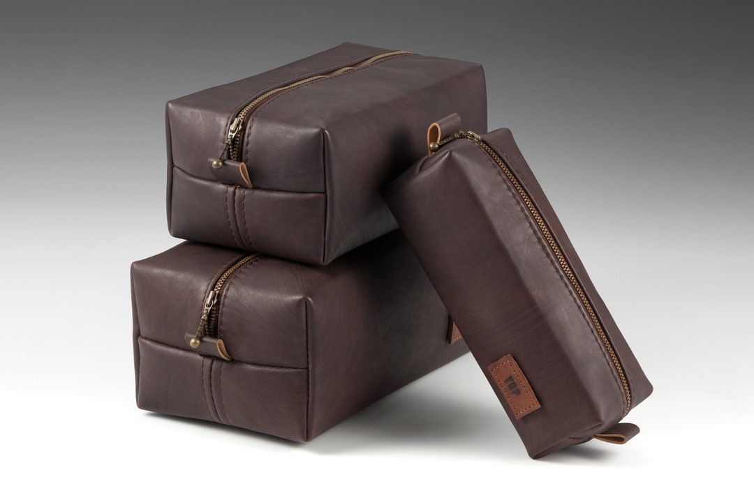 Set of 5, Italian Leather Toiletry Bags, Handmade to Order, Personalized Groomsmen Gift Set, Men