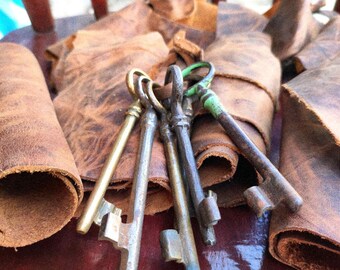 Proyecto de bricolaje, 6 llaves maestras vintage y cuero para proyectos de bricolaje y manualidades.