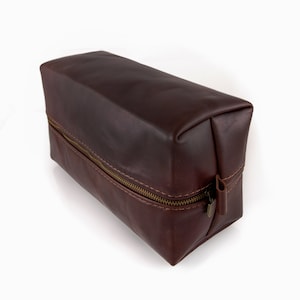 Pull up Leather Toiletry bag, Personalized Dopp kit, Large Leather toiletry bag men, Groomsmen gift, Dopp kit bag, Shaving bags