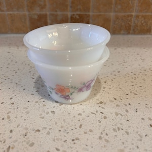 Vintage collectable Ramekin Milk Glass/custard cup