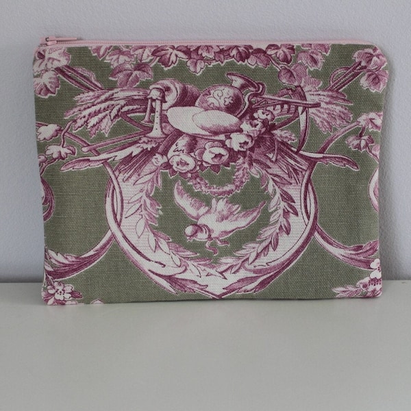 Trousse plate en toile de jouy - Coton/Lin - Maquillage - Broderie - Couture - Pharmacie - Crayons - Rangement - Féminine - Romantique