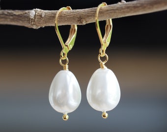 Boucles d'oreilles en perles - boucles d'oreilles en perles blanches en forme de larme - pierre de naissance de juin - bijoux de mariée - demoiselles d'honneur - cadeau pour elle