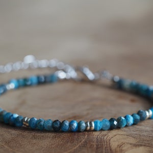 Apatite bracelet - apatite with silver details - semi-precious stone bracelet - communication - calcium absorption - joint complaints - gift for her