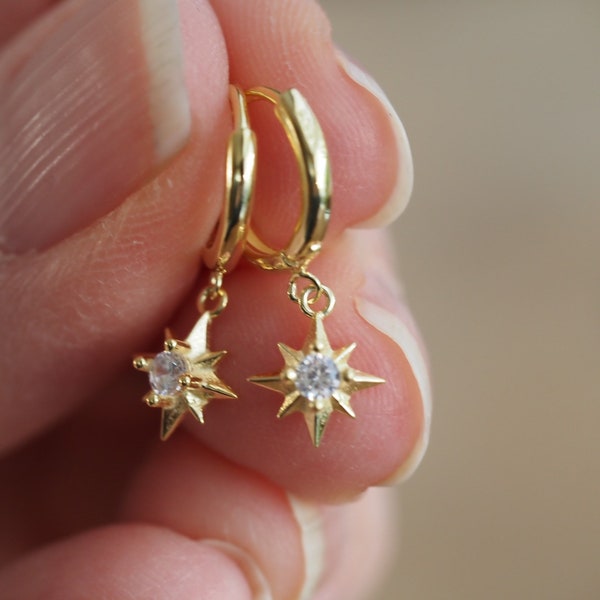Small gilded creoles with star - small earrings with asterisks - creoles with zirconia - golden creoles - tiny huggies - gift for her