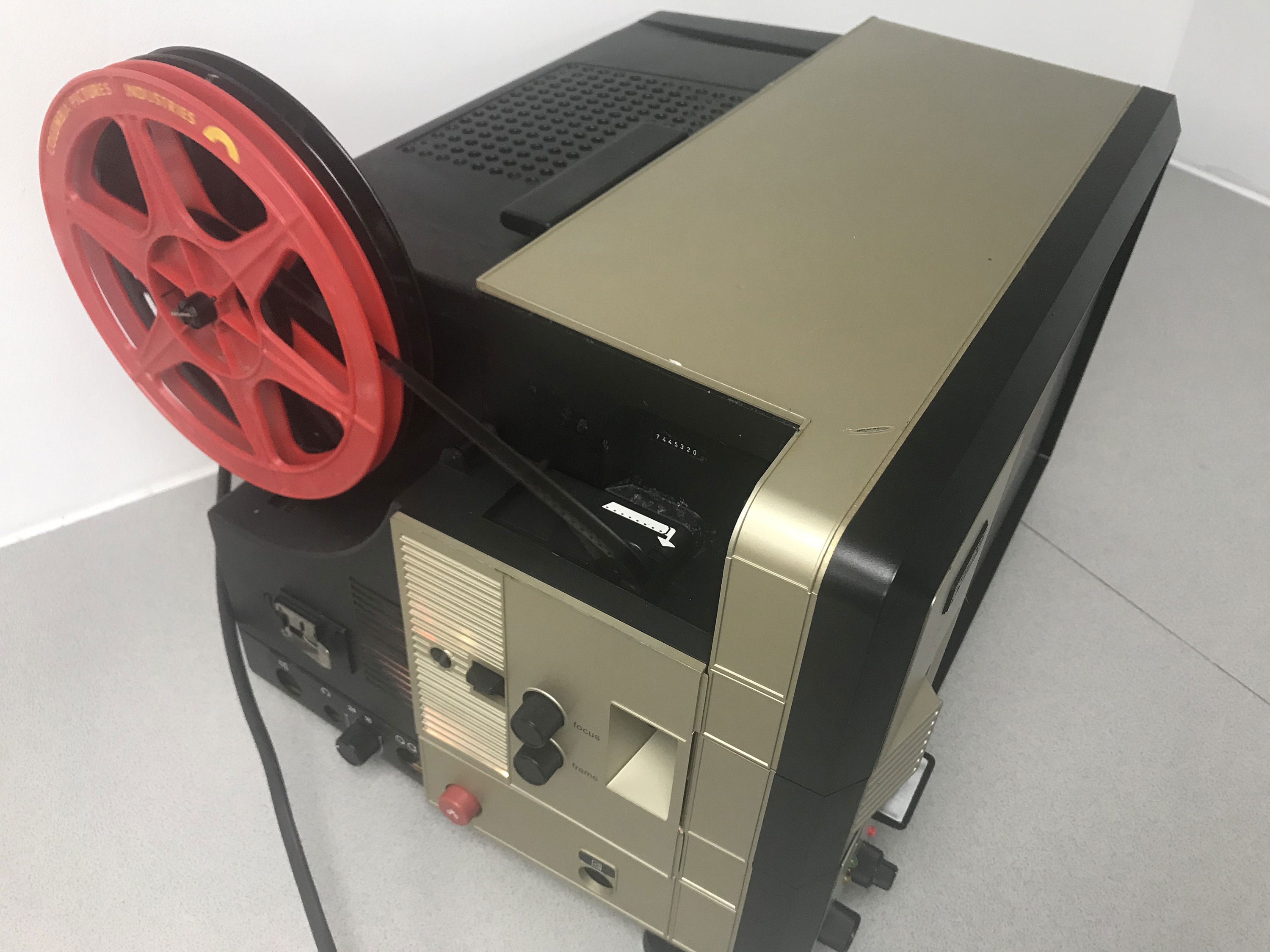 Eumig RS 3000 High Quality Sound SUPER 8 Cine PROJECTOR Viewer Fully