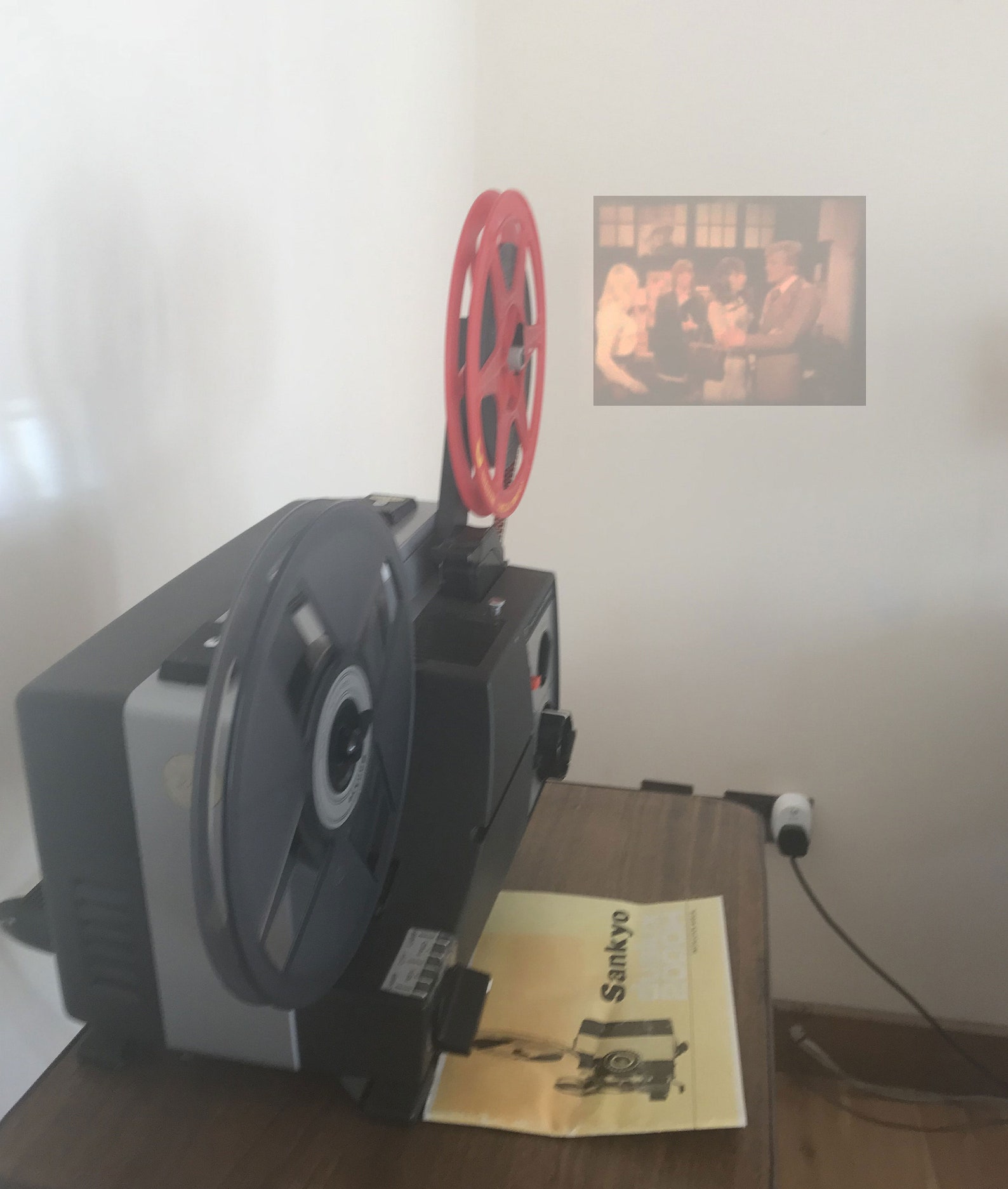 Projecteur Sankyo Dualux 1000 Pour Films 8mm Et Super 8 – Vintage, état Fonctionnel