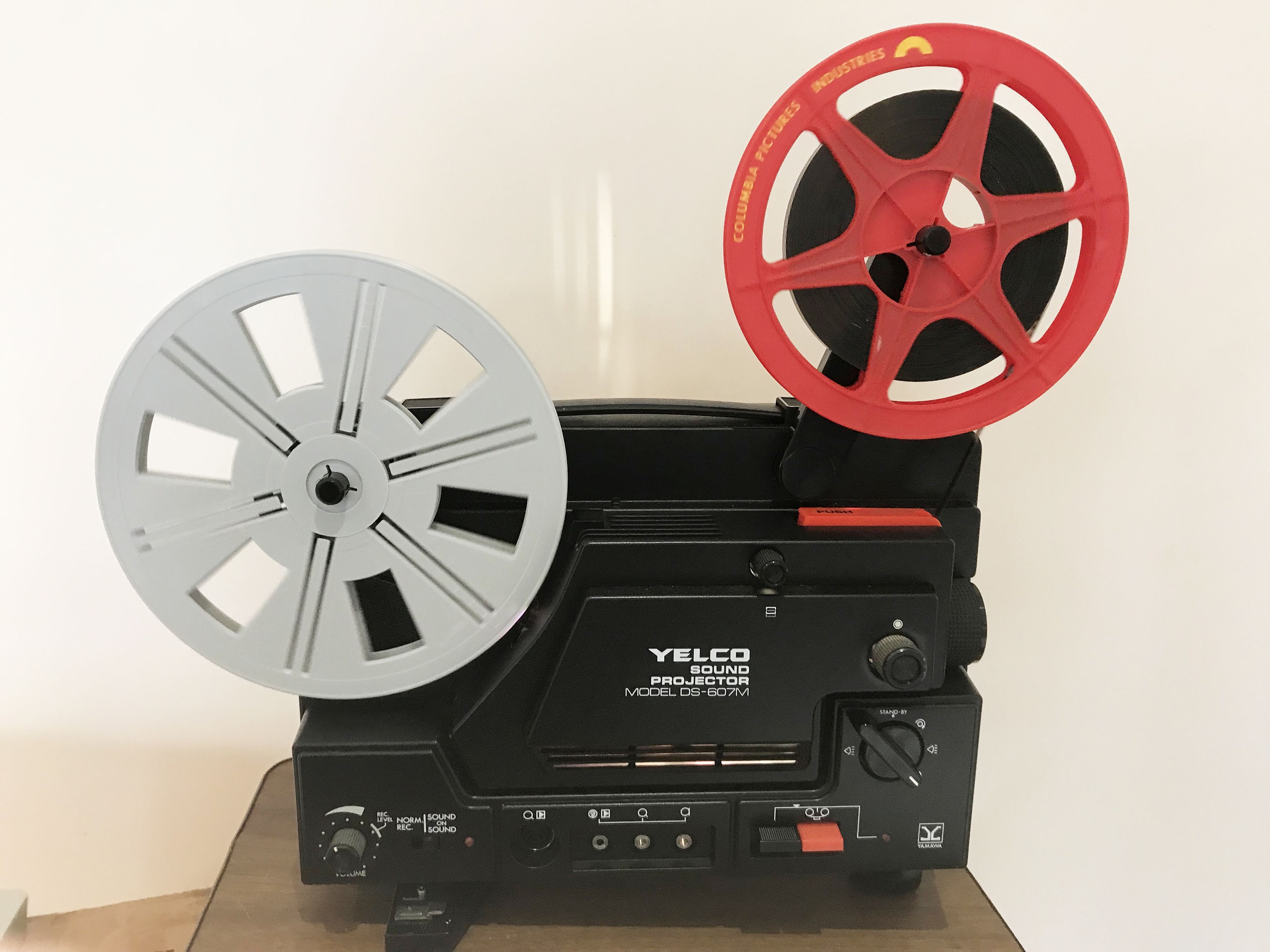 Yelco DS-607M Sound SUPER 8 Cine Film Projector Fully Serviced Ready to Go  