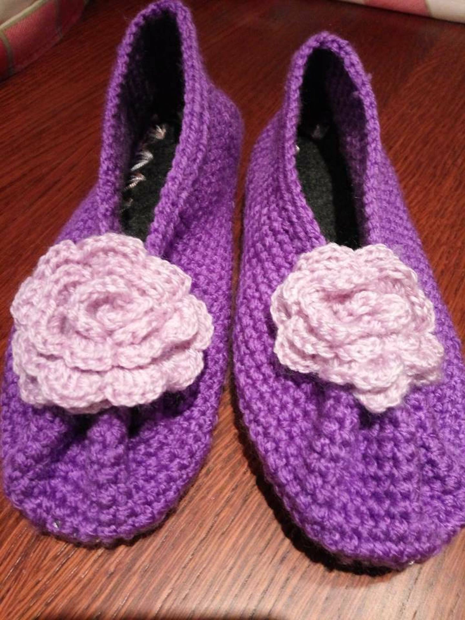 women crochet shoes,house slippers,ballet crochet flats, handmade slippers with flower, knitted slippers with felt soles mother&