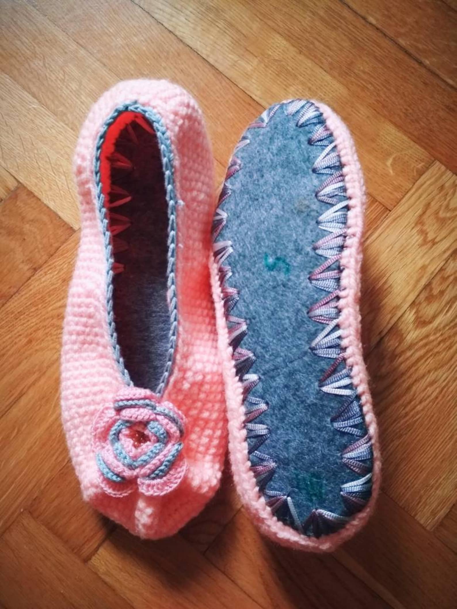 women crochet shoes,house slippers,ballet crochet flats, handmade slippers with flower, knitted slippers with felt soles mother&
