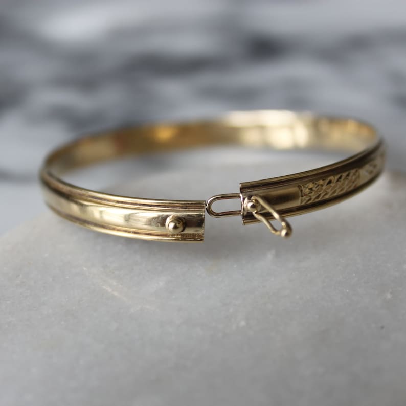10k Yellow Gold Etched Vintage Bangle Bracelet