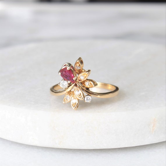 18k Gold Ruby Diamond Flower Ring | Vintage Solid… - image 3