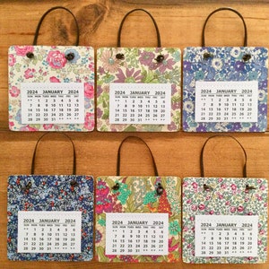 Calendario da appendere in legno Liberty Fabric Mini 2024 2025