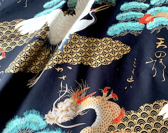 Tela japonesa, patrón tradicional de grulla y dragón, fondo negro, algodón 110 cm x 58 cm (420A)