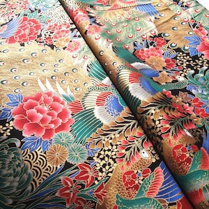 Tissu japonais, motif traditionnel , grand fleur et paon , fond noir, coton 110cmx50cm 252B image 5