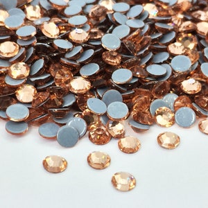Strass hotfix PEACH - Strass di alta qualità - Strass in vetro da 2 mm a 6 mm - Grossista di strass - Piccole e grandi quantità