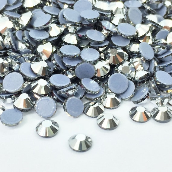 Hotfix SILVER rhinestones - High quality rhinestones - Glass rhinestones  2mm to 6mm - Rhinestone wholesaler - Small and large quantities