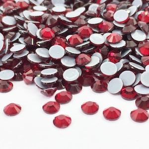 Strass termoadesivi BORDEAUX, Strass in vetro - Strass in vetro da 2 mm a 6 mm - Grossista strass - Piccole e grandi quantità