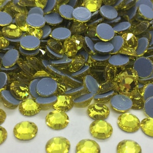 Strass hotfix GIALLI - Strass in vetro da 2 mm a 6 mm - Grossista di strass - Piccole e grandi quantità