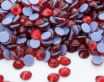 RED iron-on hotfix rhinestones - Glass rhinestones 2mm to 6mm - Rhinestone wholesaler - Small and large quantities
