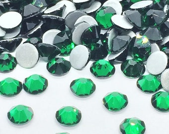 Strass VERT EMERAUDE 2088 thermocollant 16 facettes qualité Swarovski, Strass hotfix 2088 - strass verre, 3mm à 6mm