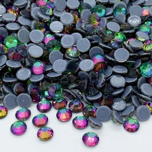 Strass hotfix GREEN RAINBOW - Strass in vetro da 2 mm a 6 mm - Grossista di strass - Piccole e grandi quantità