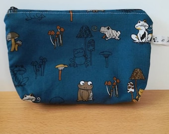 Trousse en tissu bleu motifs grenouilles