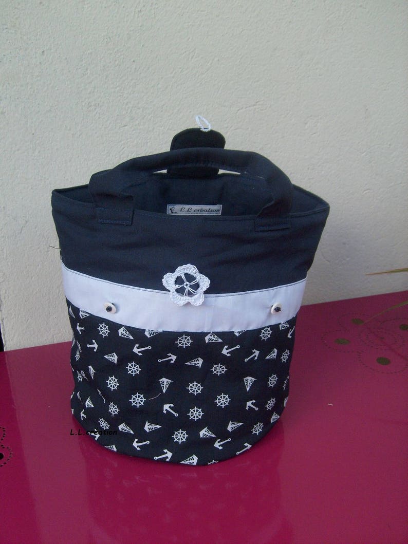 bag, basket in navy blue and white cotton fabric with navy anchor image 3