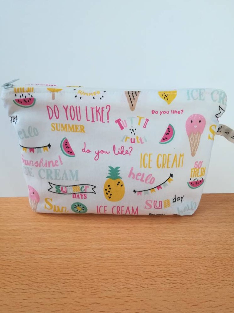 Trousse ou pochette en tissu coton blanc avec de jolis motifs été image 1