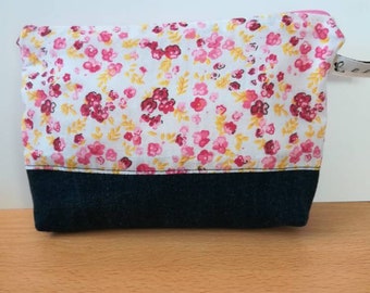 Trousse en jean et tissu fleuri