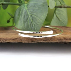 Sterling Silver Bangle Bangle, Narrow Overlap Design Bracelet, Minimalist,  Hammered Recycled Silver Bracelet. Available in 4 Sizes