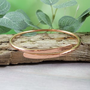 Copper Adjustable Bangle, Hand Forged Copper Wrap Bangle, Medium Weight 2.5mm Wire Hammered Bracelet, BoHo Style Bangle