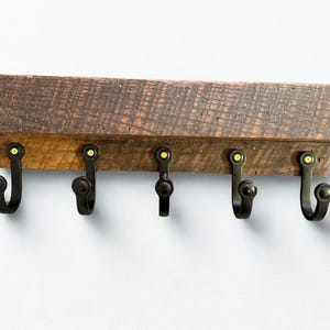 Reclaimed Red Oak Barn Wood Coat Rack with 5 Hooks – Rustic Wall Hanger for Entryway, Farmhouse Decor, Handmade in USA