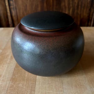 Chinese Tea Caddy  / Vintage Studio Pottery  /  Signed