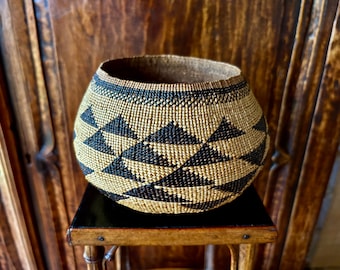 Fine Antique Yurok Basket  6" Diameter x 4" Ht