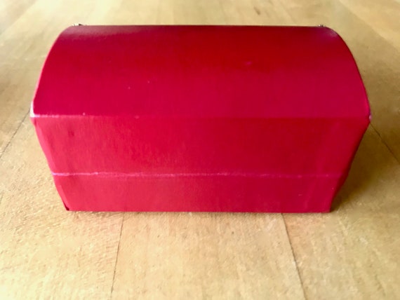 Red Treasure Chest Jewelry Presentation Box with Orig… - Gem