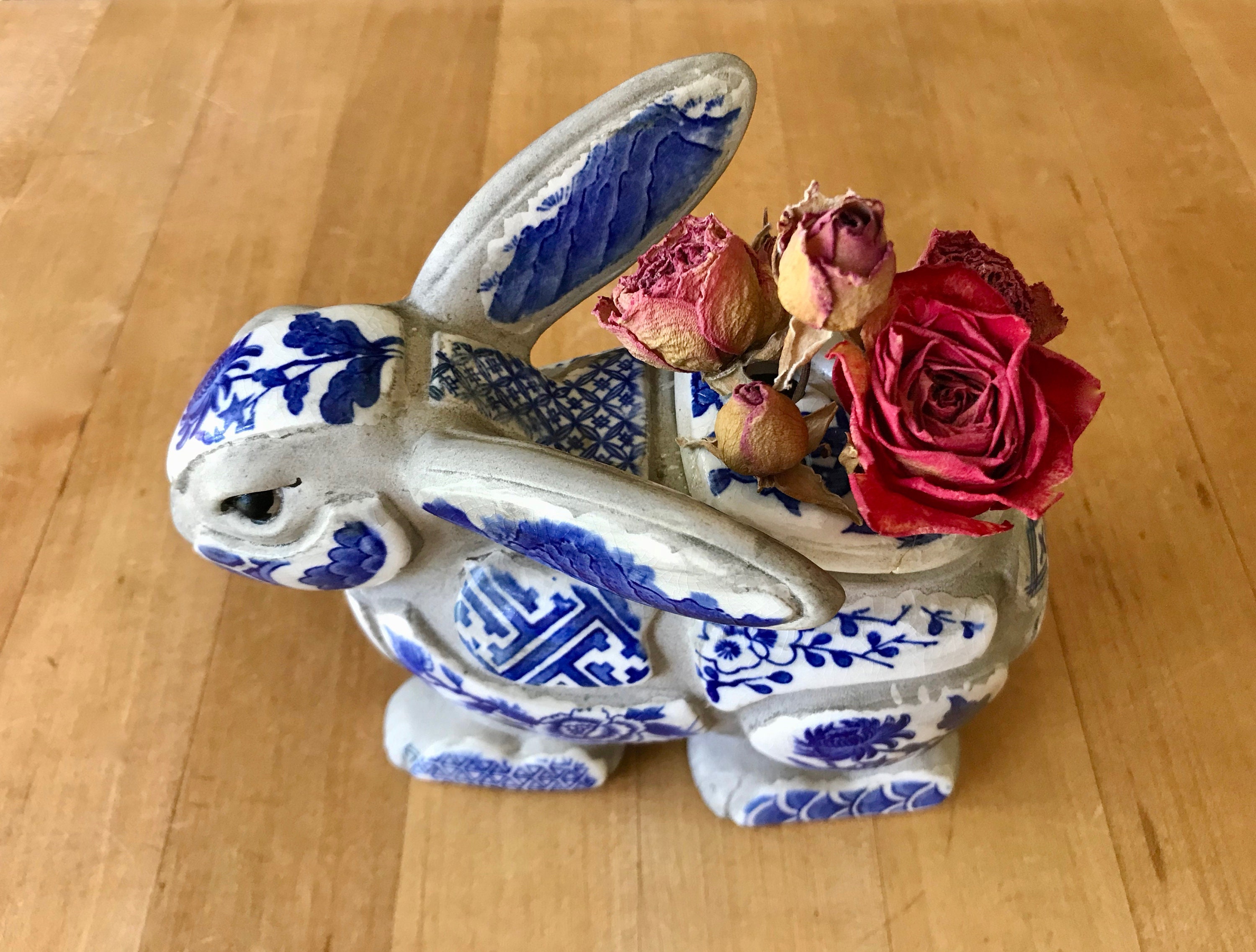 ナンシーロペスの置物　ウサギ ナンシーロペスの置物 ウサギ Nancy Lopez Mosaic Ceramic Blue