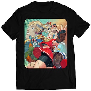 Op de afbeelding: Een zwart T-shirt met een kleurrijke grafische print van een groep cartoonfiguren. De figuren staan in een vechtpose en omvatten een vrouw met blond haar, een man met een baard en een groen wezen.