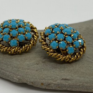 Lovely gold colored vintage clip-on earrings with blue stones image 2