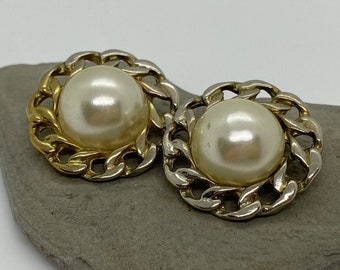 Vintage clip-on earrings, white and gold, 1980s/1990s