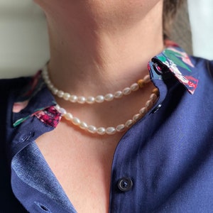 Elegant pearl necklace with white cultured pearls image 10