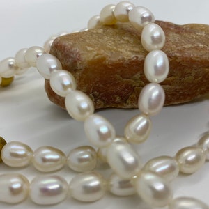 Elegant pearl necklace with white cultured pearls image 8