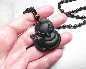 Pendentif tête de Renard en agate noire sculptée TIA-102