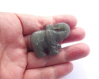 Figurine Éléphant Pierre Naturelle Sculptée en  Jade TIA-53