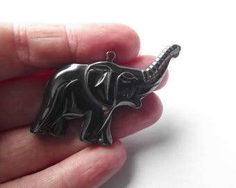 Natural hematite carved elephant pendant LIBBY-403