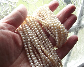 95+ AA perles d'eau douce (nacre) blanches irrégulières 3-4 mm - TIA-64